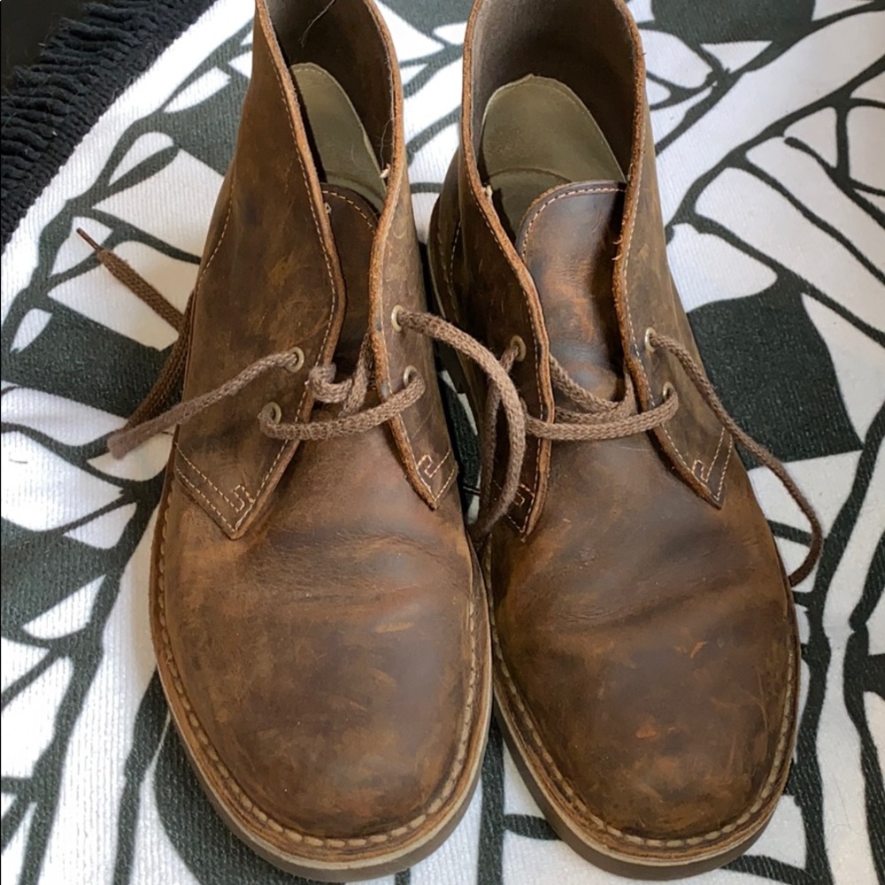 Barely worn Clark’s desert boots chestnut brown